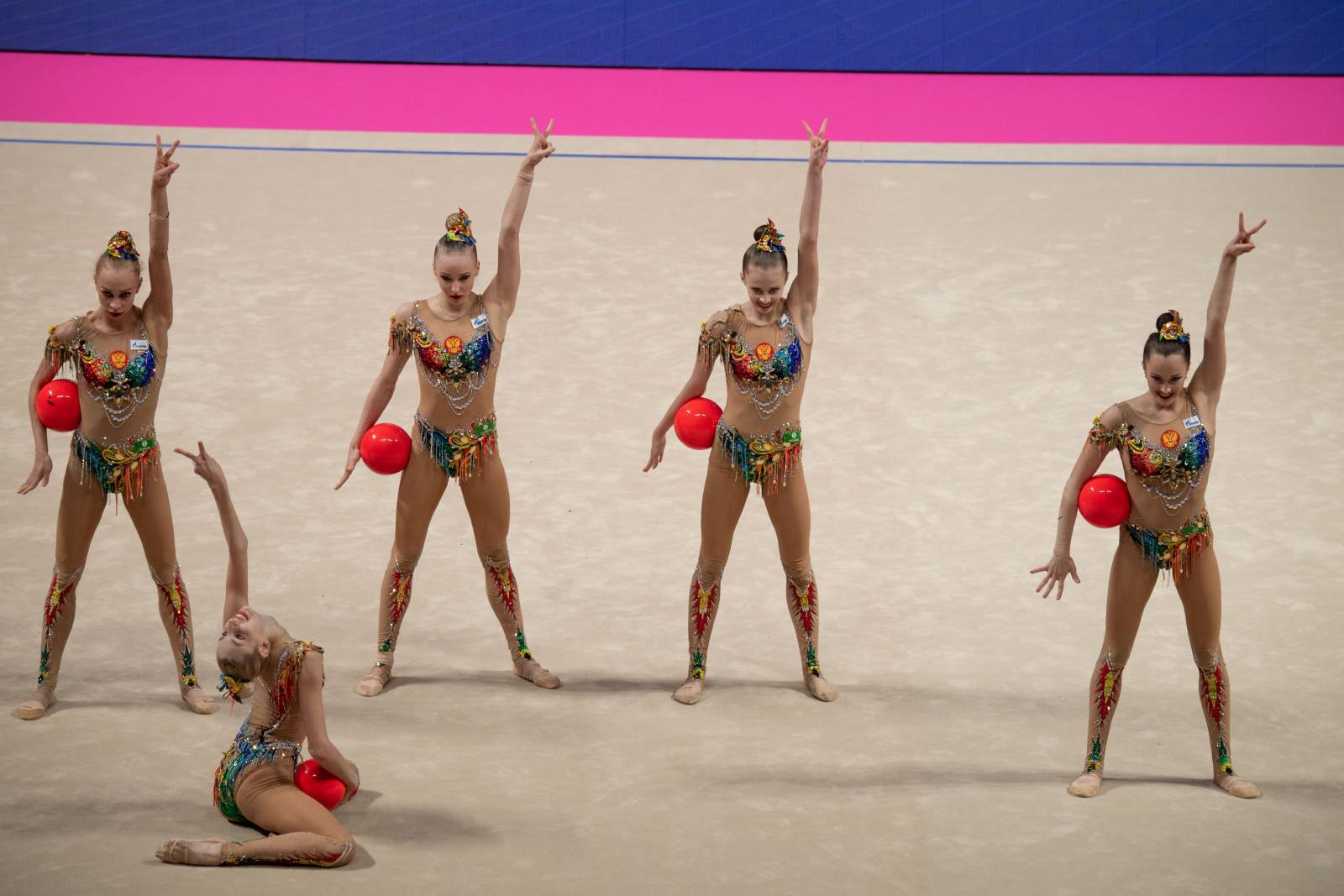 Сборная России по художественной гимнастике выиграла «золото» в групповых  упражнениях - LiveResult