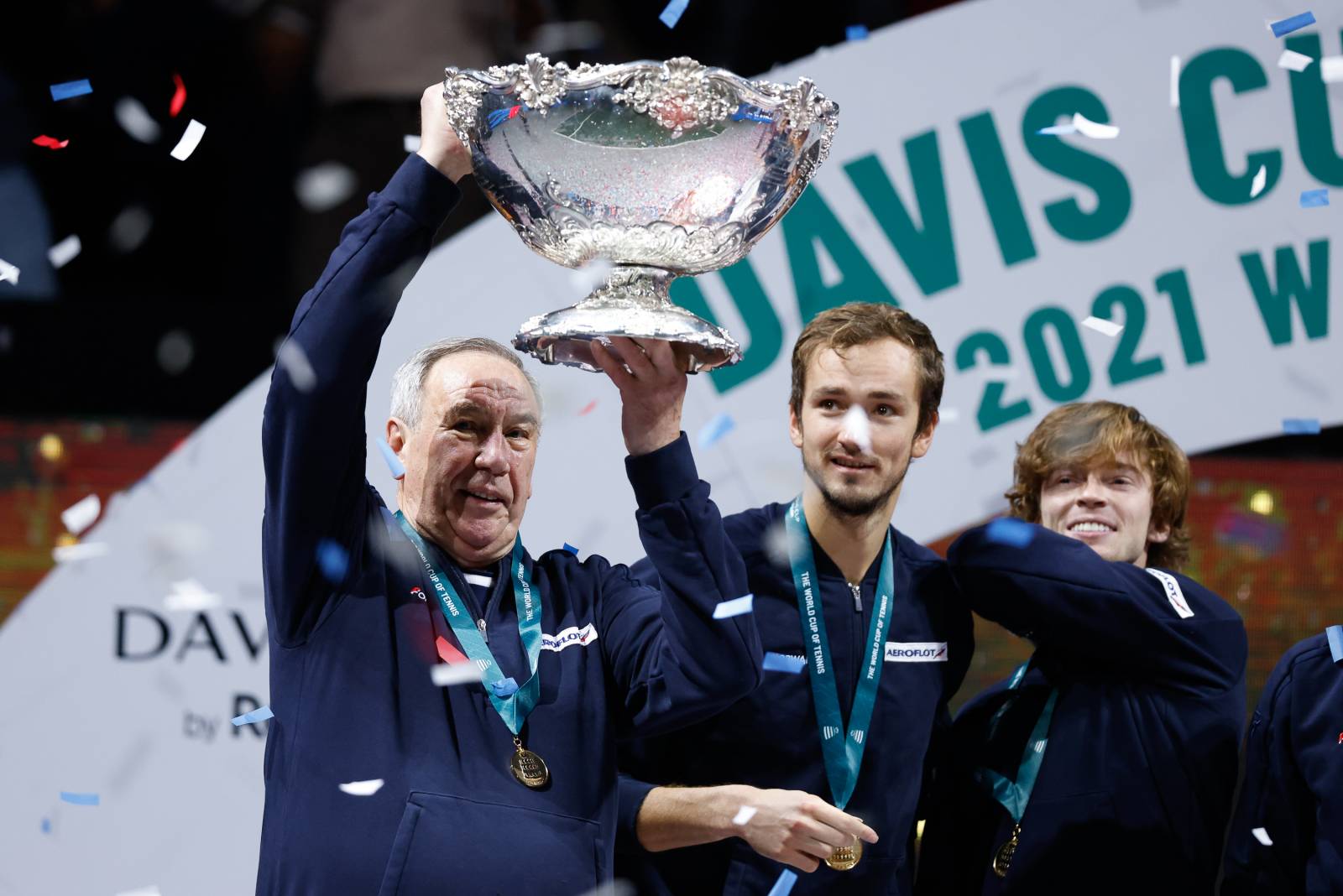 Путин поздравил российских теннисистов с победой на Кубке Дэвиса