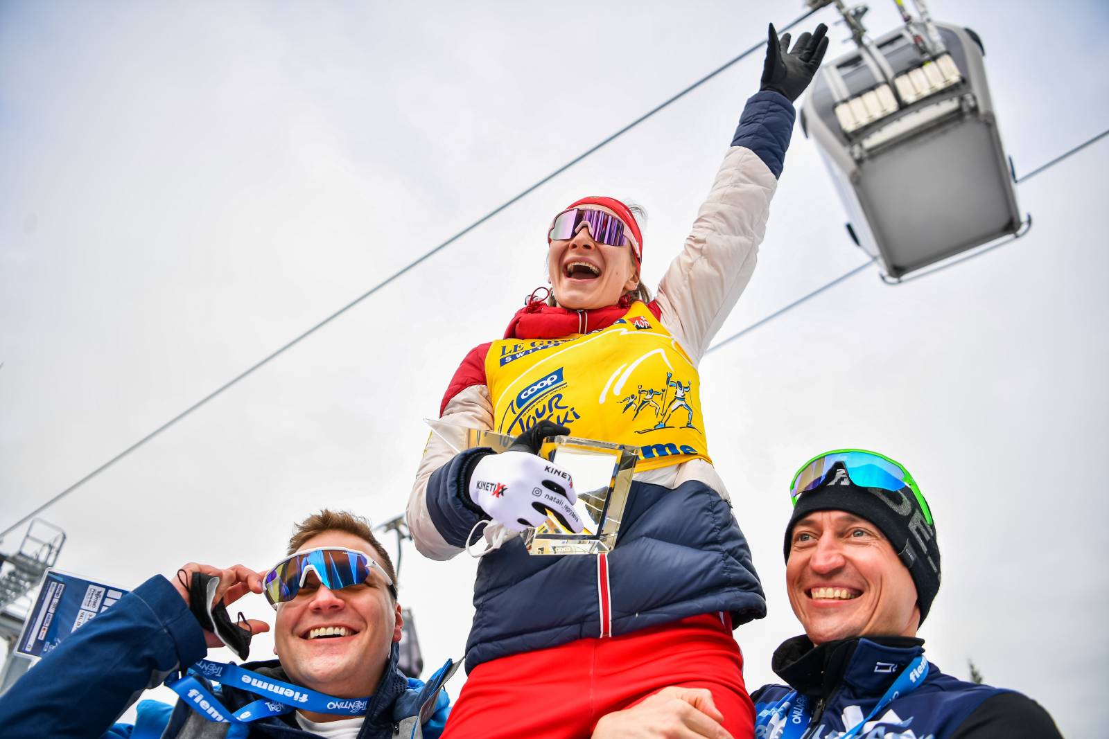 Победительница «Тур де Ски» Непряева призналась, что хотела сняться с многодневки, но её отговорил Легков