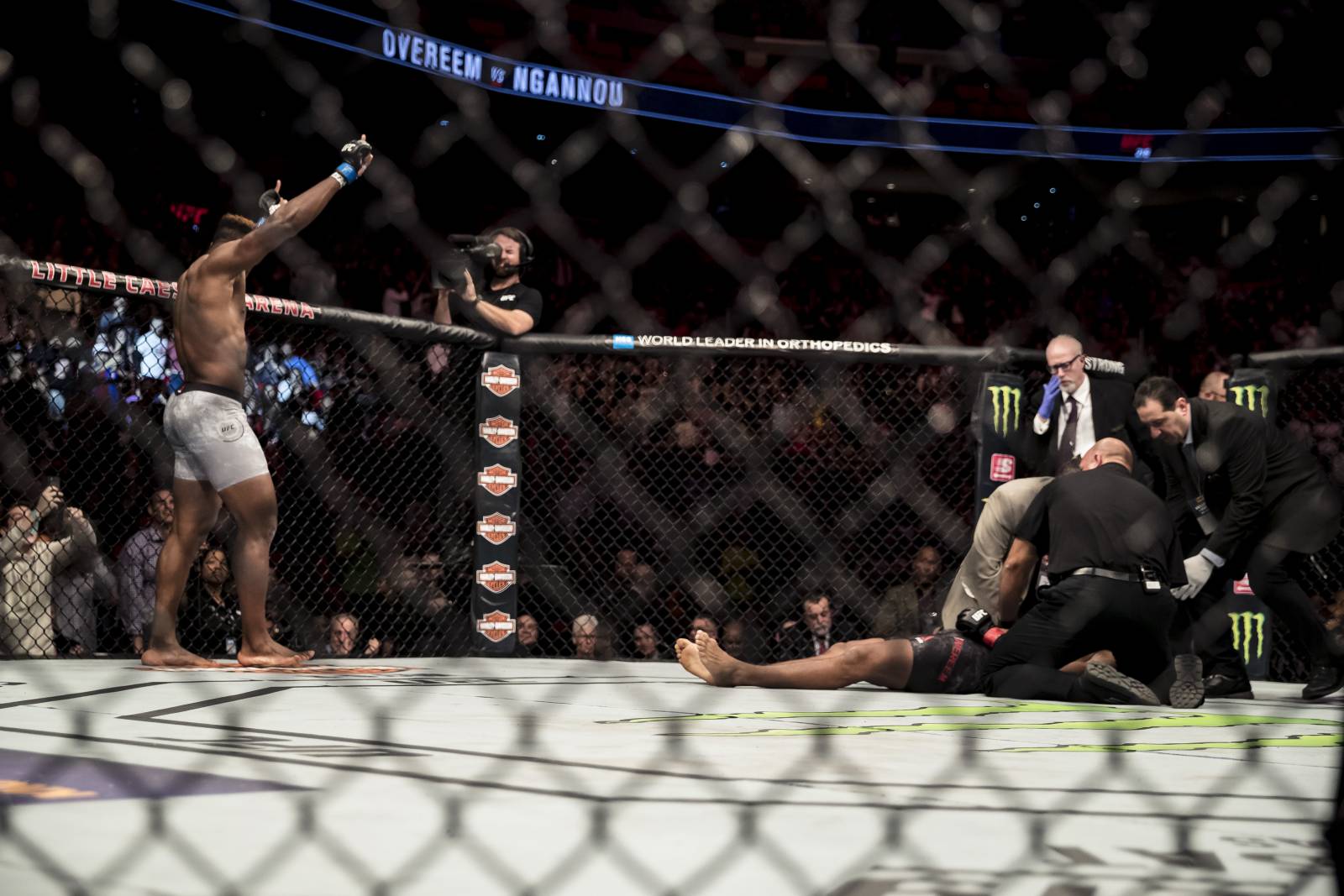 Джейк Пол: «UFC недоплачивает Нганну, как и другим бойцам»