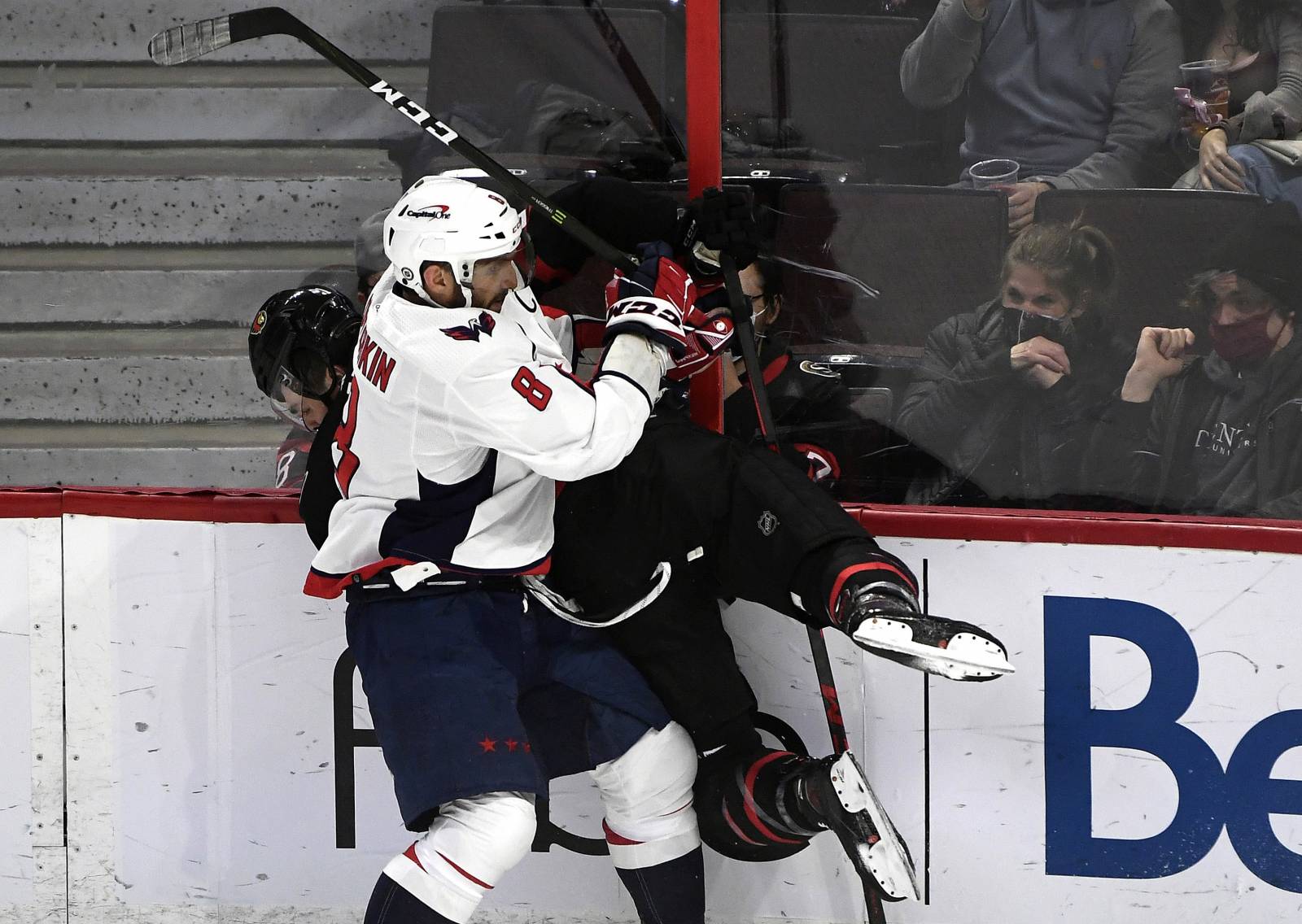 Овечкин не смог установить рекорд в НХЛ среди возрастных снайперов, уступив достижению Лемьё