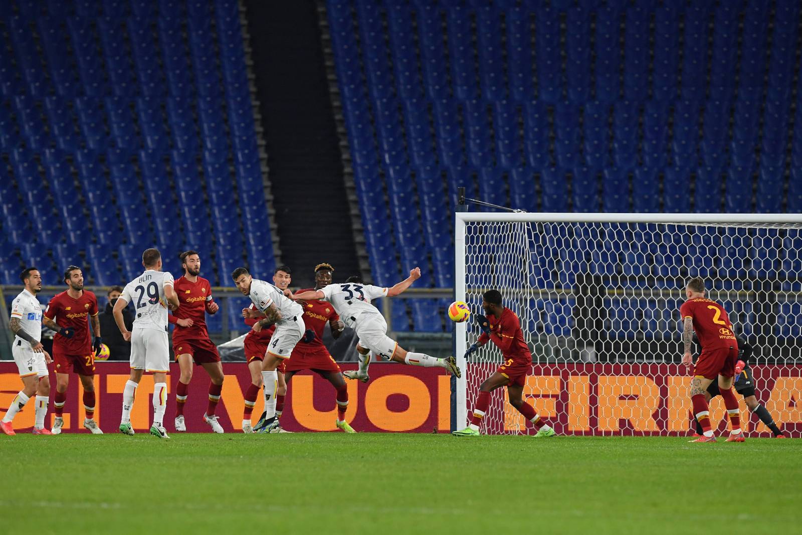 «Рома» одержала победу над «Лечче» и вышла в 1/4 финала Кубка Италии