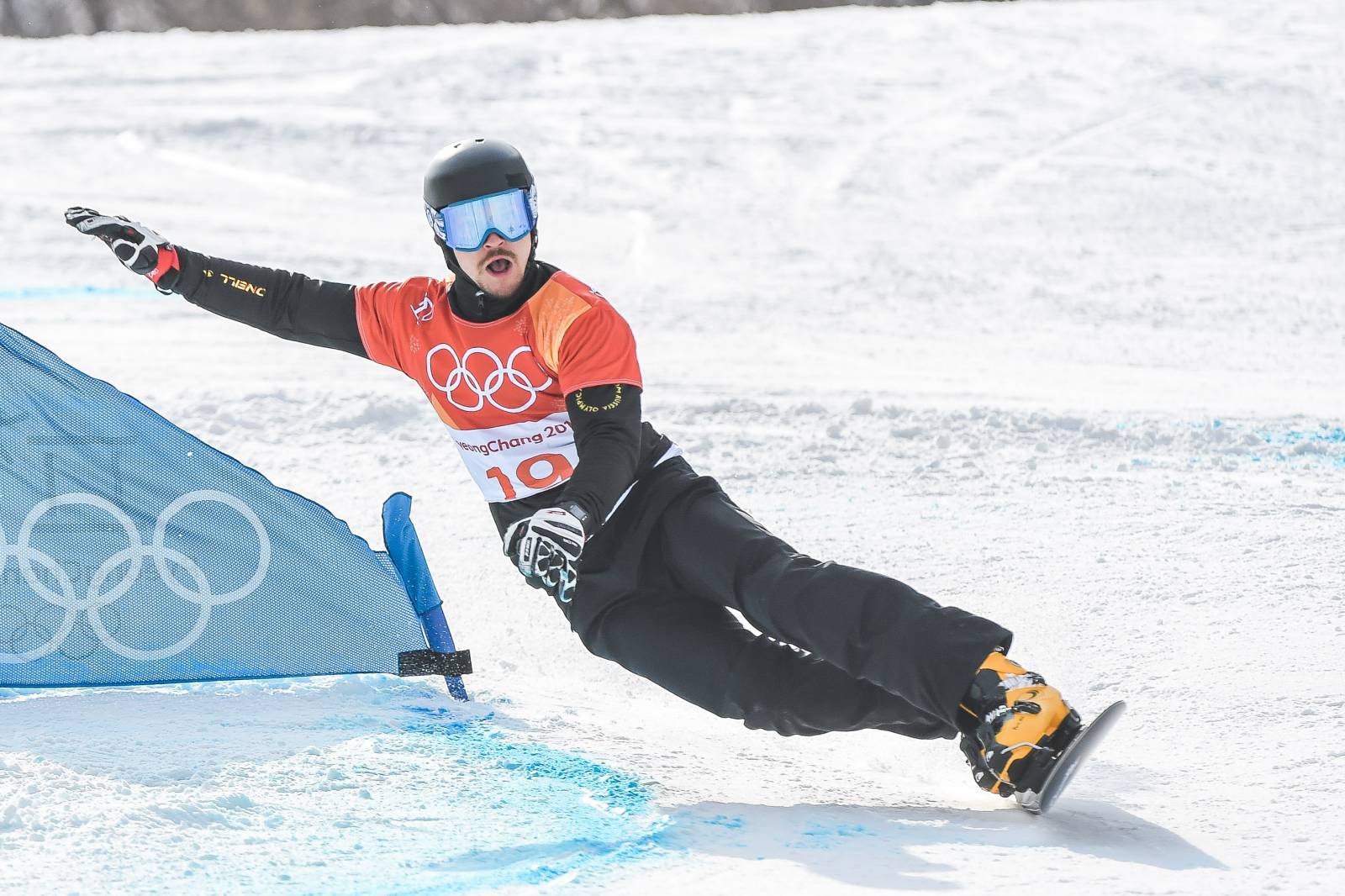 Олюнин: Завоевание Виктором Уайлдом бронзы в Пекине станет хорошим завершение карьеры сноубордиста 