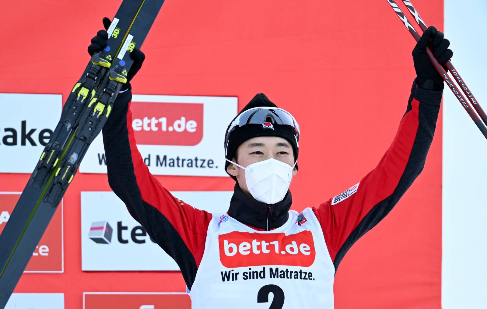 Японец Ямамото лидирует в лыжном двоеборье после прыжков, лучший россиянин – на 39 месте