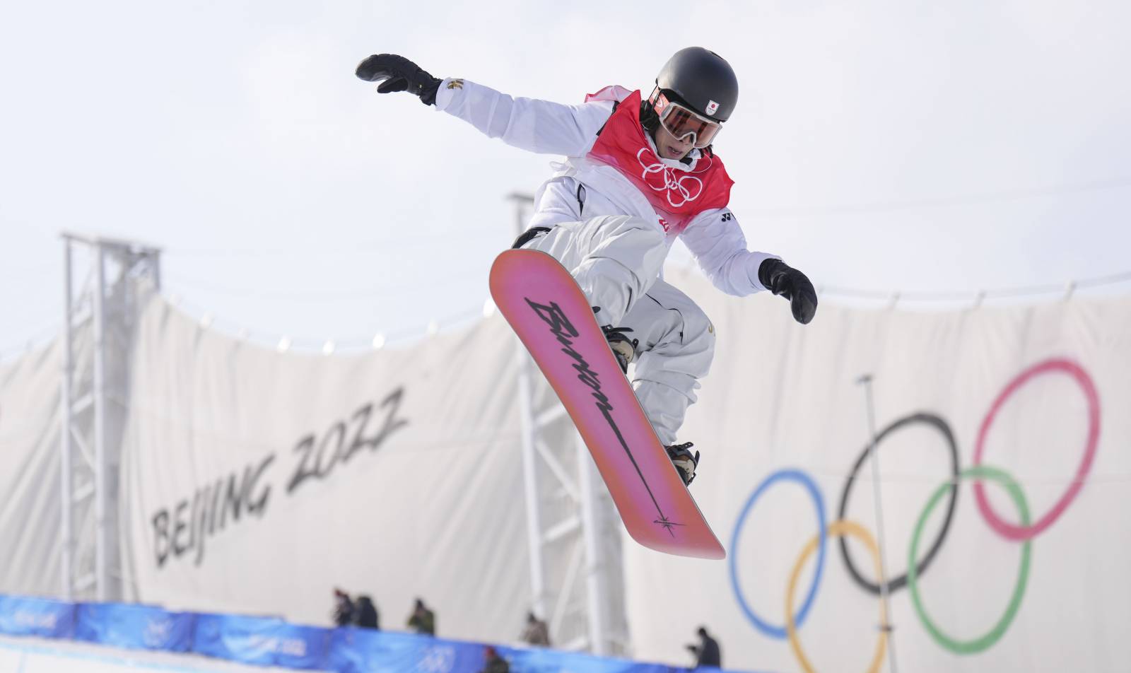 Японский сноубордист Хирано завоевал олимпийское «золото» в хафпайпе, США остались без медали