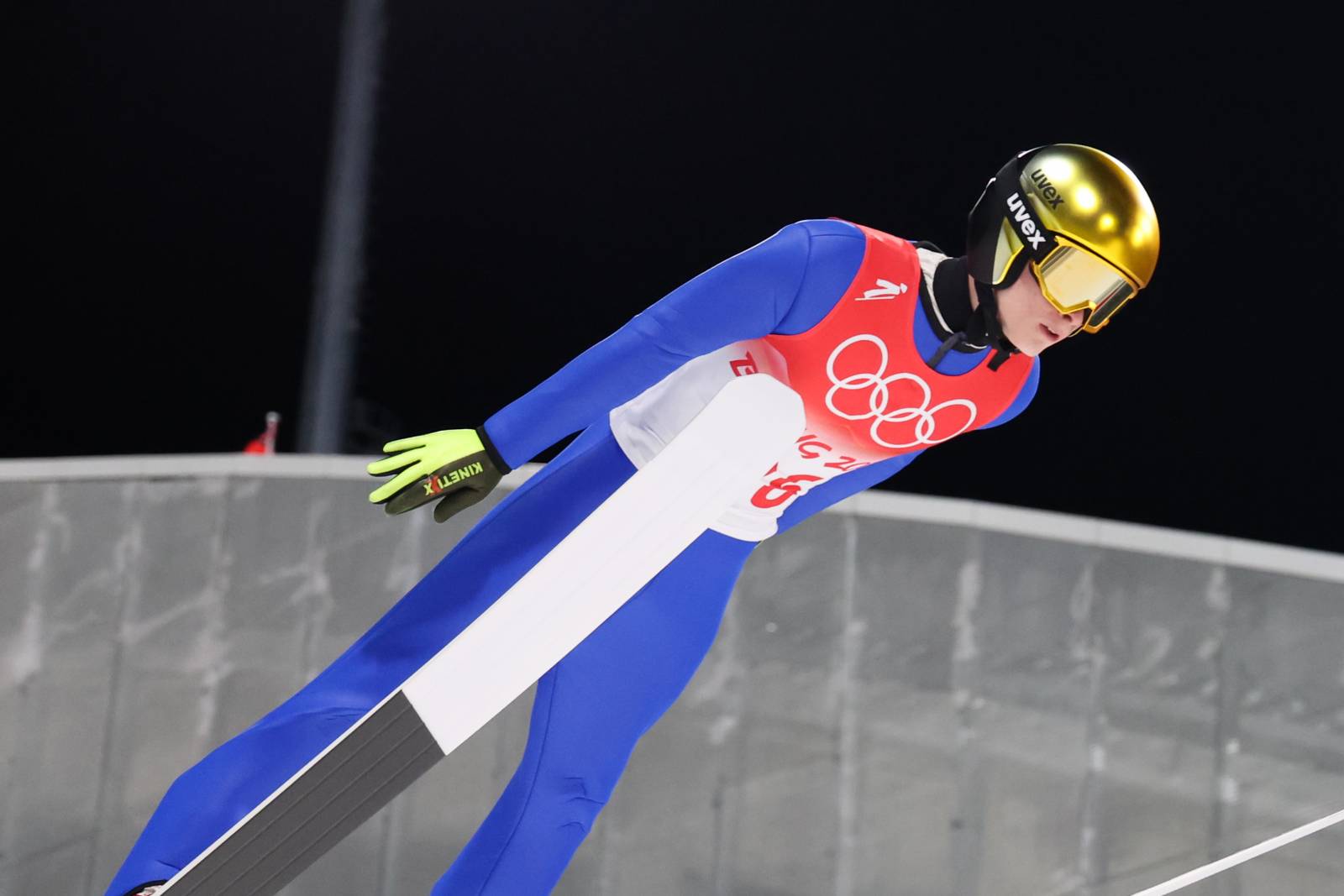 Все лыжники из России прошли отбор в прыжках с большого трамплина
