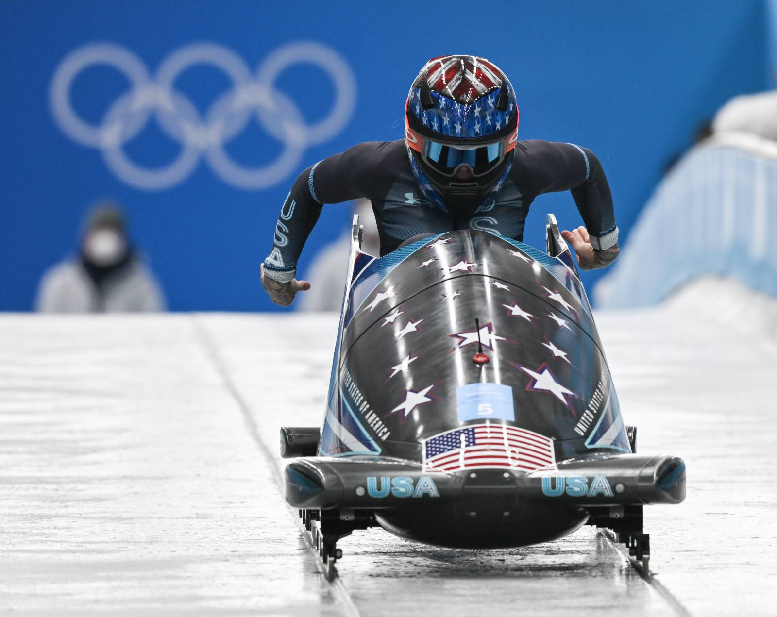 Американка Хамфрис стала олимпийской чемпионкой по бобслею на монобобе