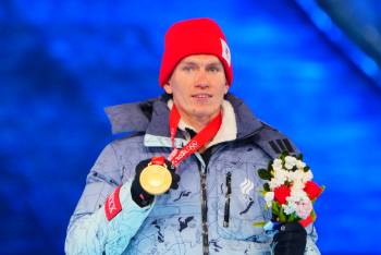 Большунов высказался после возвращения в Россию с тремя золотыми медалями Олимпийских игр