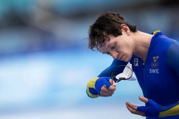 Шведский конькобежец передал свою Олимпийскую медаль политзаключенному
