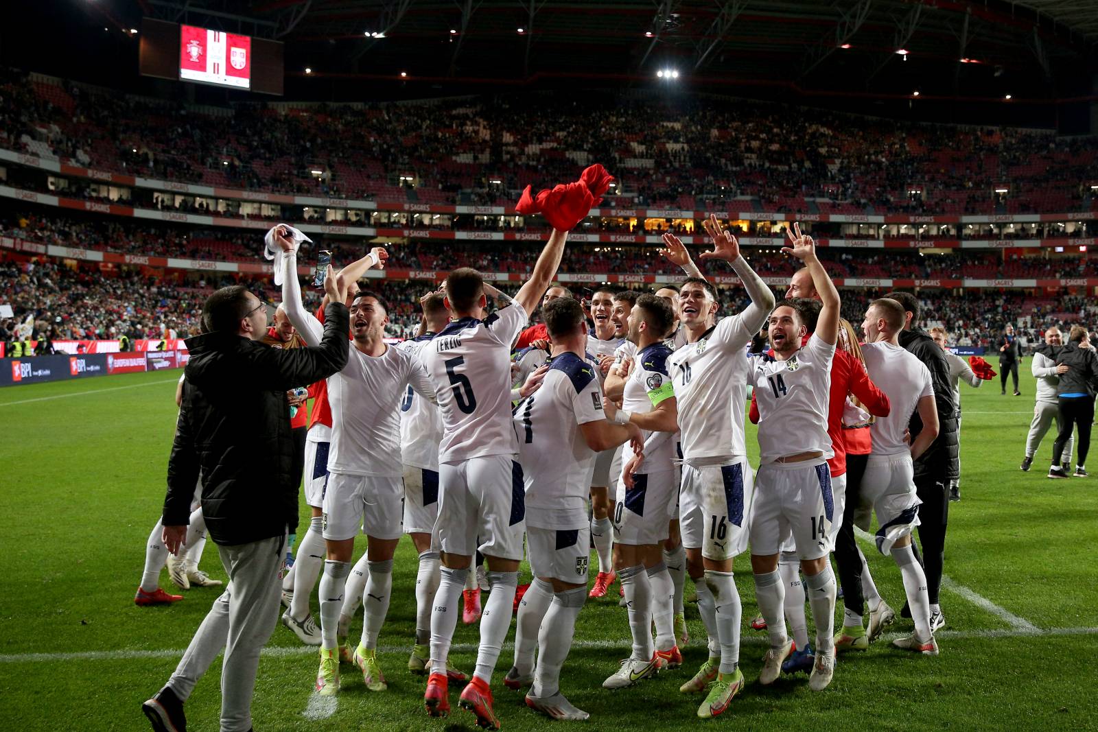 Сербия болгария прогноз. Serbia National Team 2022. Венгрия и Сербия. Сборная Сербии ЧМ 2022. Футболисты всего мира.