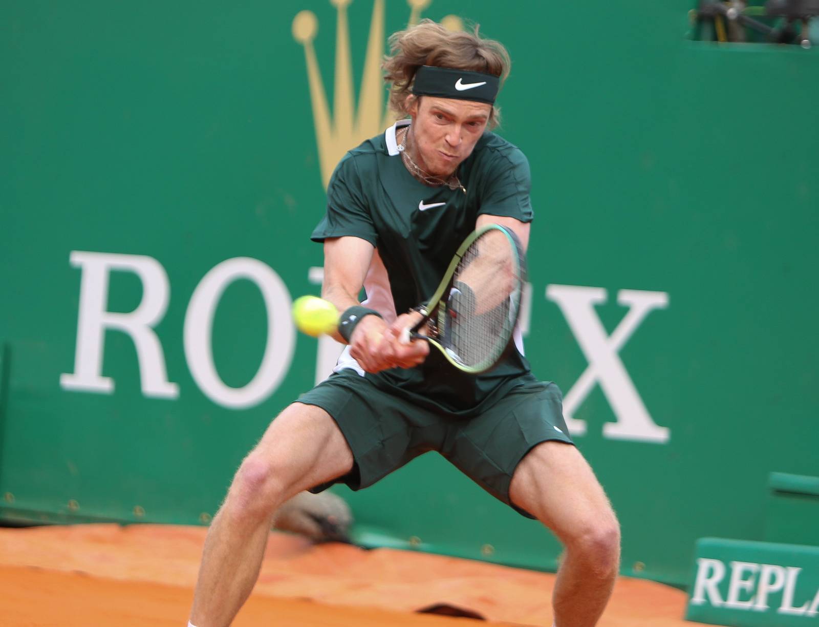 Рублев обыграл оже-альяссима в финале теннисного турнира в марселе. Финал рублева. Теннис монте карло 2022. Рублев теннис фото. Большой теннис.