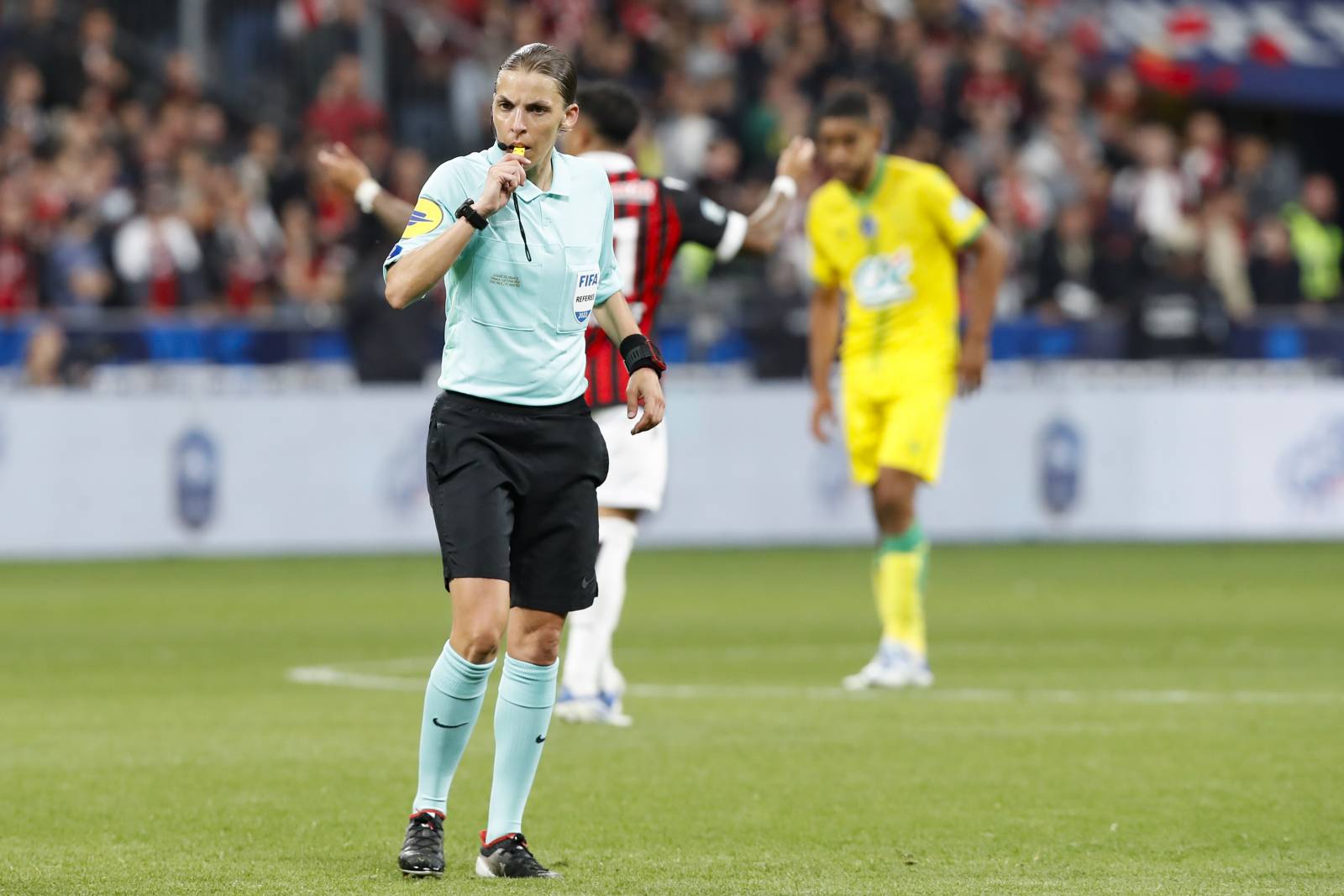 ФИФА впервые в истории турнира назначила трех женщин-судей на чемпионат мира