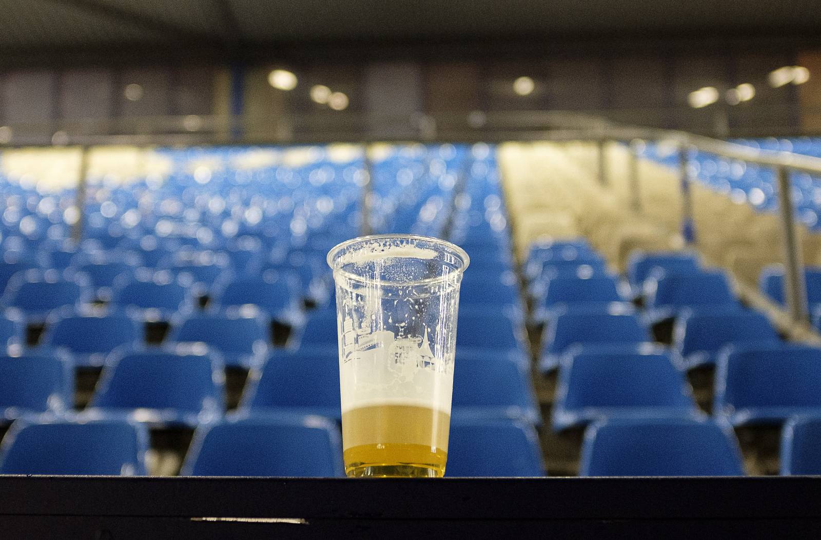 Руководство «ВТБ Арены» запретило продавать алкогольное пиво на матче «Динамо» - «Сочи»