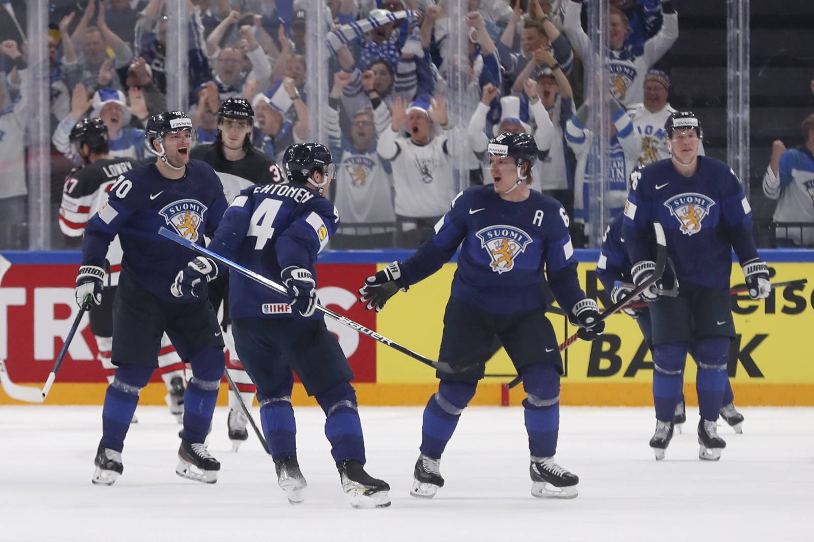 КХЛ решает: сборная Финляндия взяла золото домашнего чемпионата мира, канадцы вновь совершили камбэк