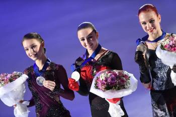 Щербакова с достоинством высказалась о решении ISU не включить в фотоотчёт олимпийских чемпионов россиян