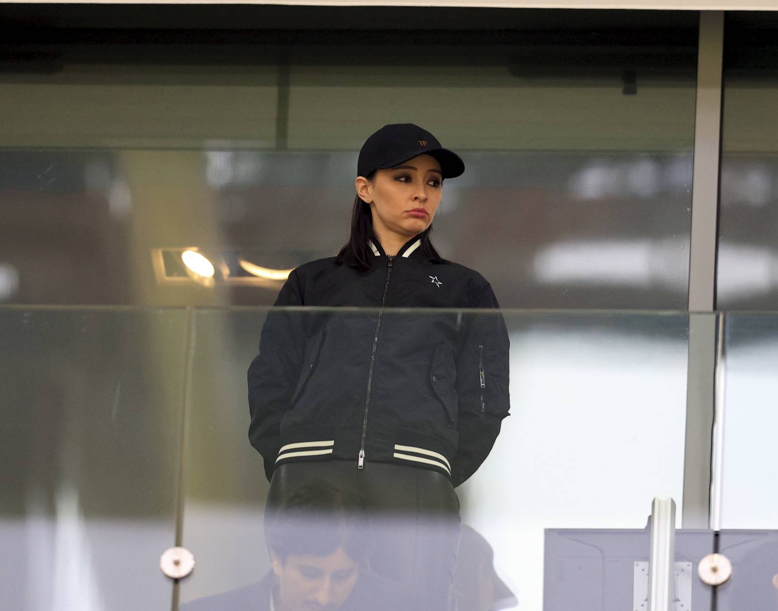 Российская газета анонсировал Суперкубок России провокационной обложкой с женщиной в БДСМ-наряде, в которой читатели увидели Зарему