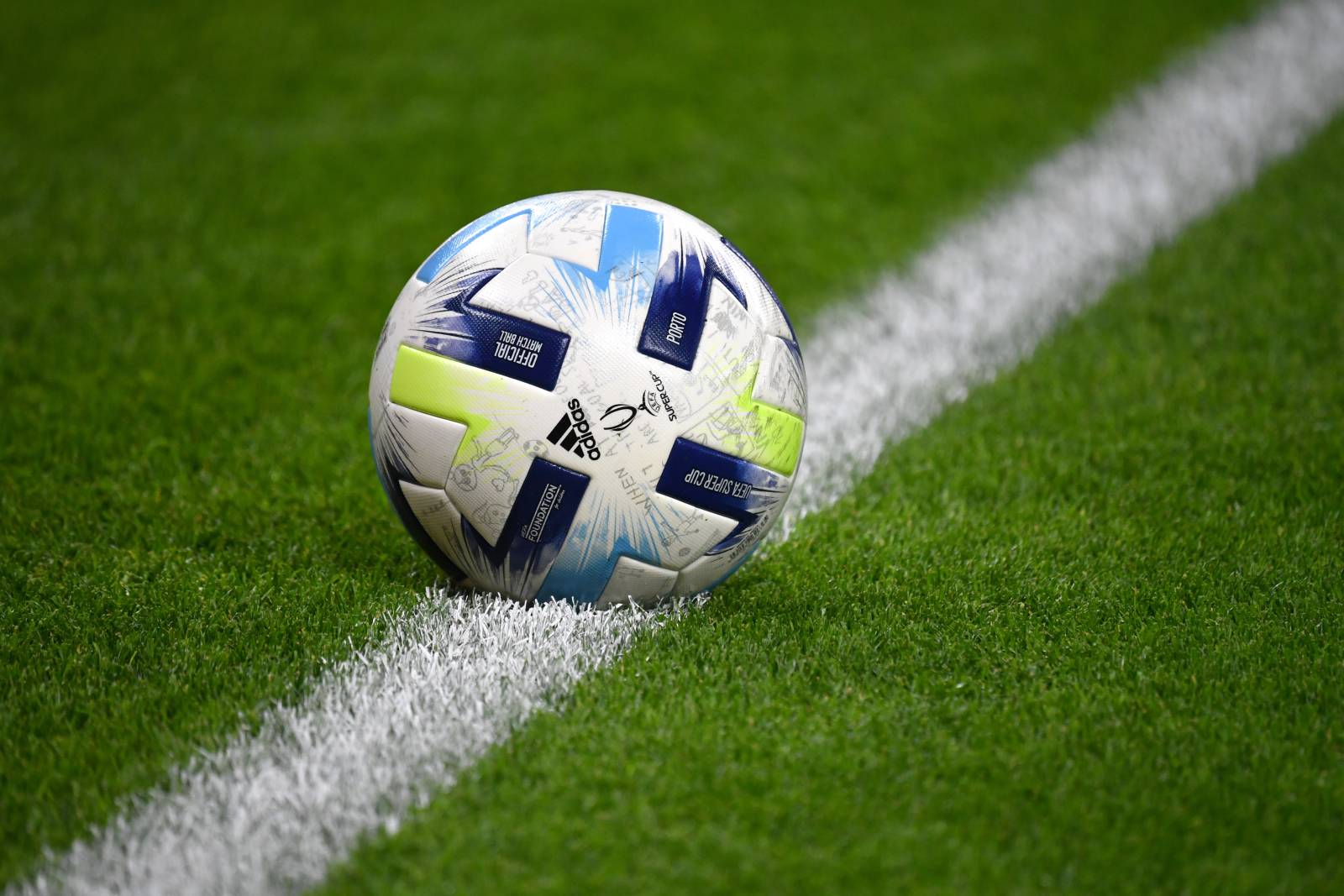 Майкл Оливер назначен главным арбитром на матч за Суперкубок УЕФА