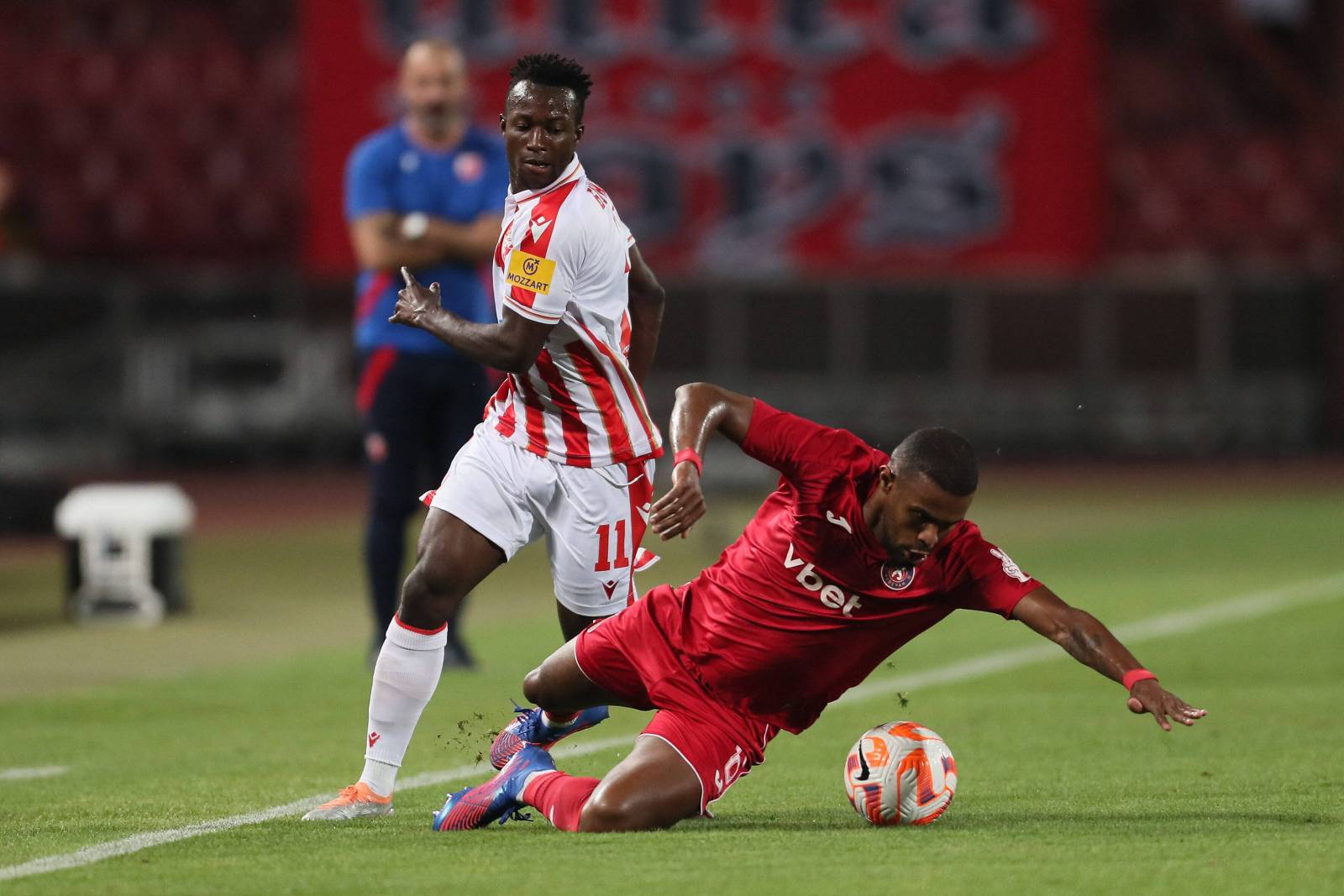 «Црвена Звезда» легко разобралась с «Пюником» и вышла в раунд плей-офф квалификации Лиги чемпионов