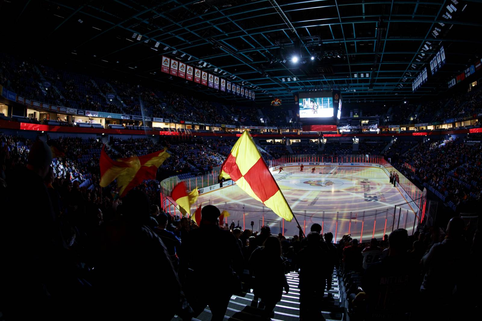 Агент КХЛ заявил, что канадские хоккеисты не получали писем с требованием покинуть Россию