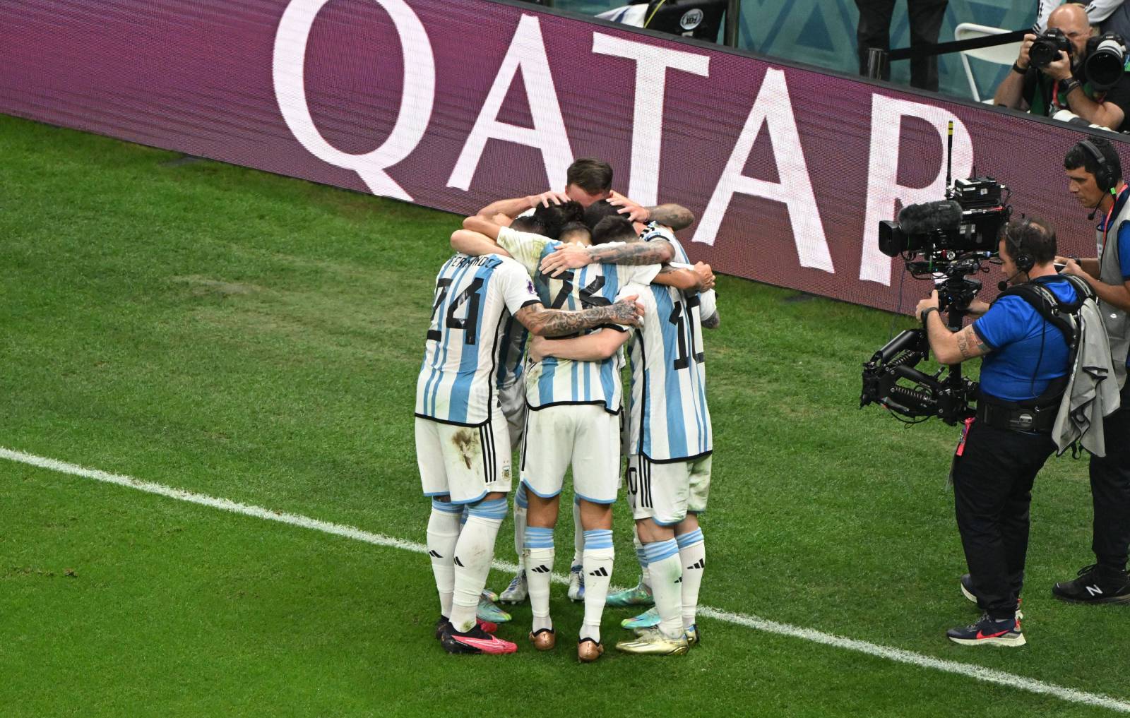 Очередной «гол с пенальти+пас» Месси и дубль Альвареса: Аргентина разнесла  Хорватию и ворвалась в финал ЧМ-2022 - LiveResult