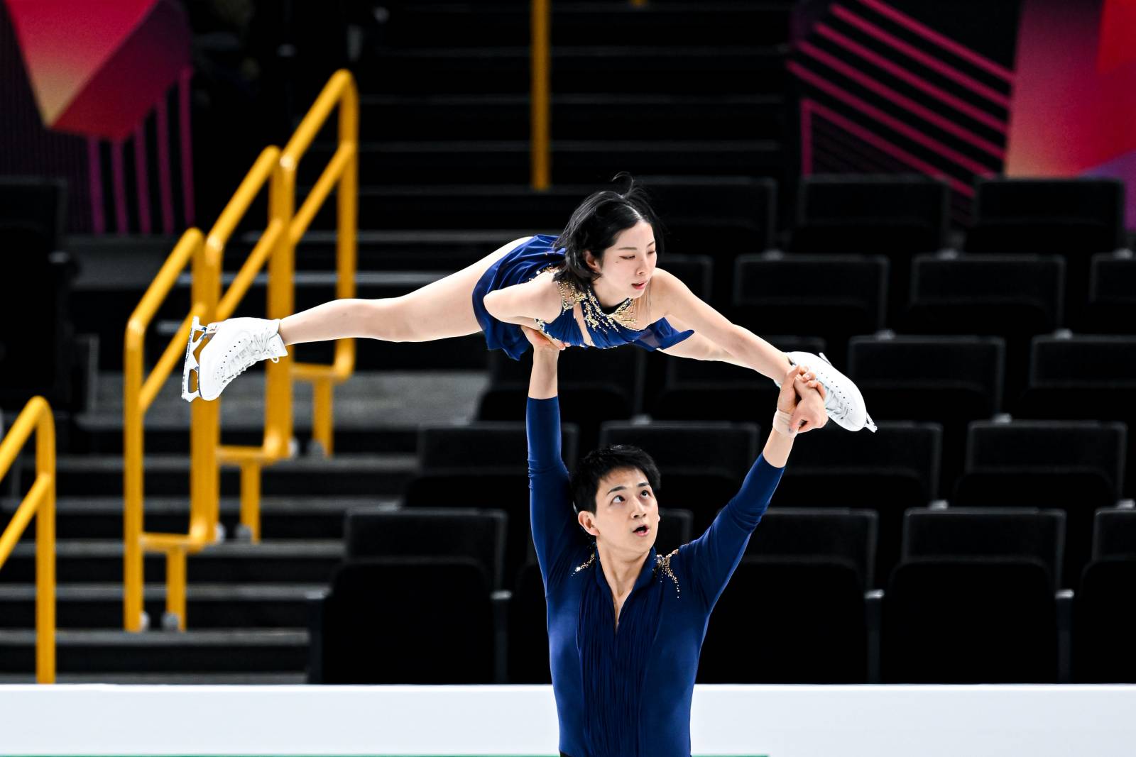 Японцы Миура и Кихара лидируют на чемпионате мира после короткой программы
