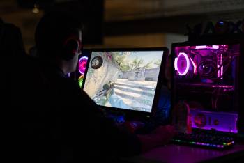 Студия Valve сделала анонс игры Counter-Strike 2