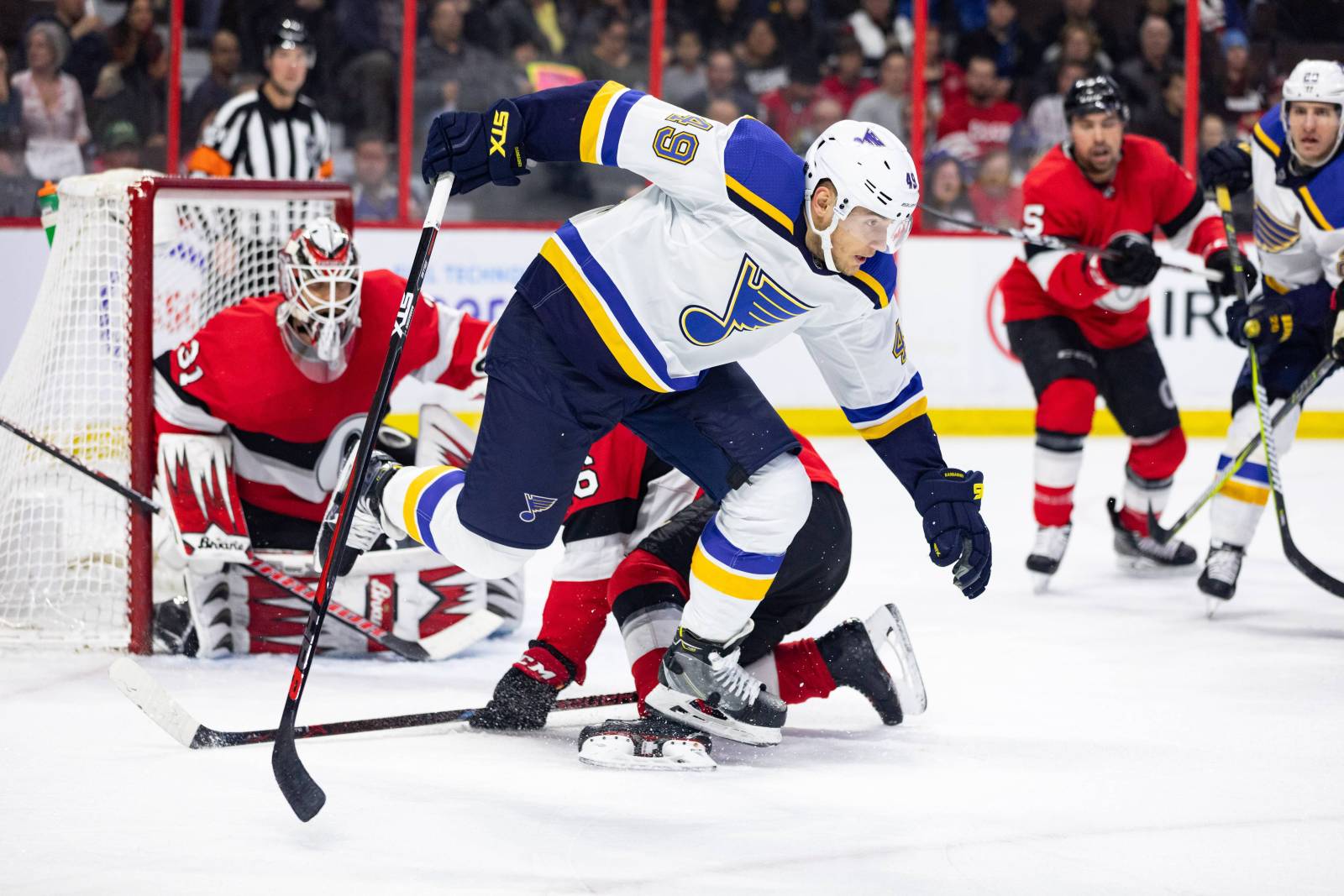 Торонто сент луис. Торонто сент луис. Иван барбашев хоккеист. Сент луис детройт прямая трансляция. Сент луис блюз midi.