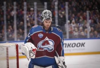 Георгиев занял первое место по числу победу за сезон в НХЛ среди вратарей