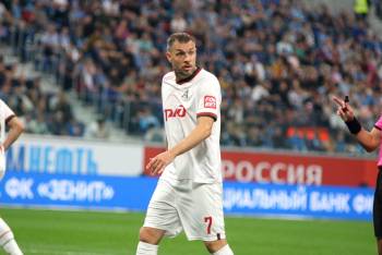 Наумов заявил, что «Локомотиву» нужно расставаться с Дзюбой
