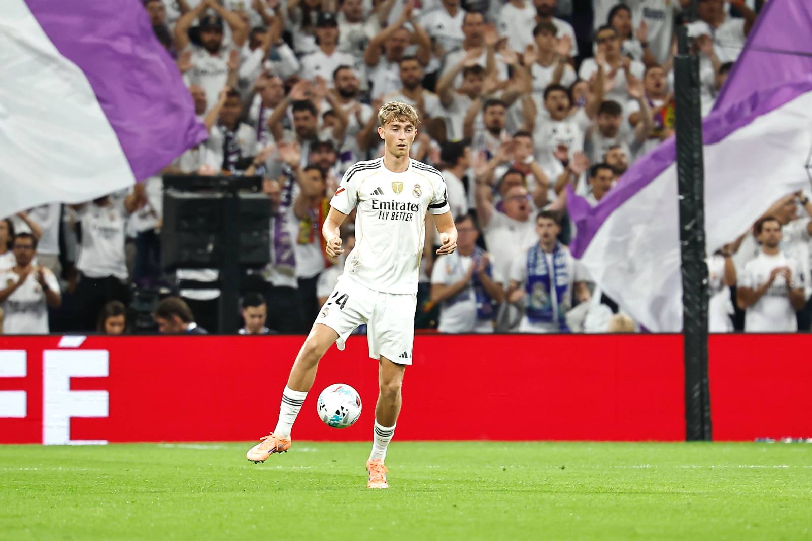 Защитник «Реала» Хёйсен получил мышечную травму