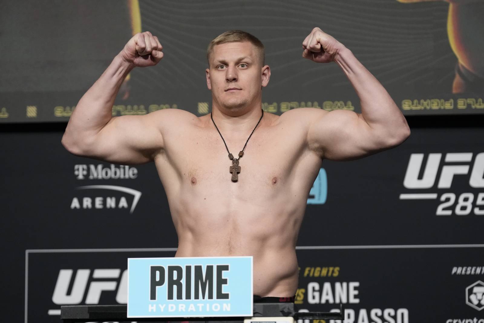 Павлович за 39 секунд отправил в нокаут Тейшейру на турнире UFC в Макао ...