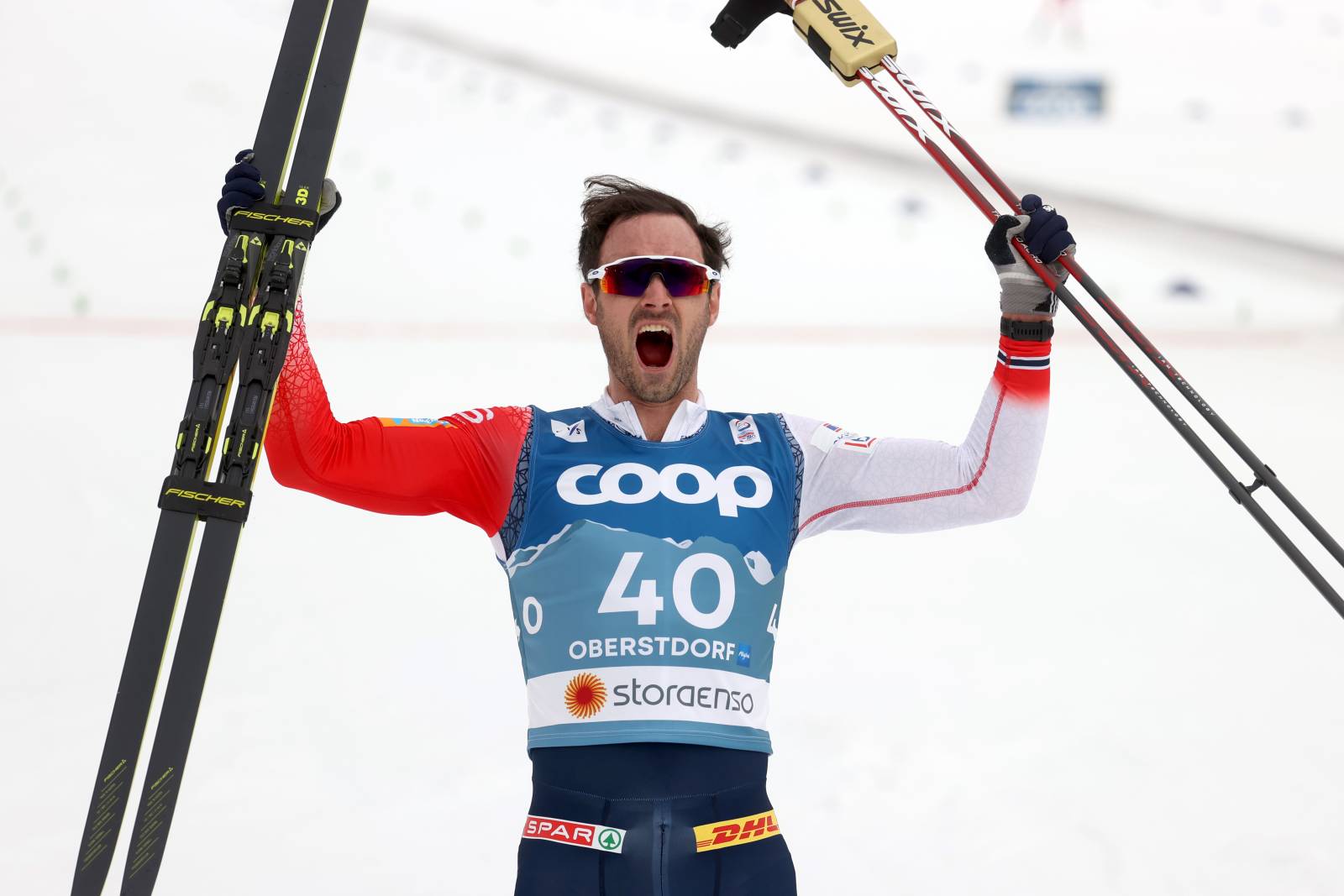 Норвежские лыжники заняли подиум по итогам гонки на 15 км раздельным стартом, Большунов - четвертый