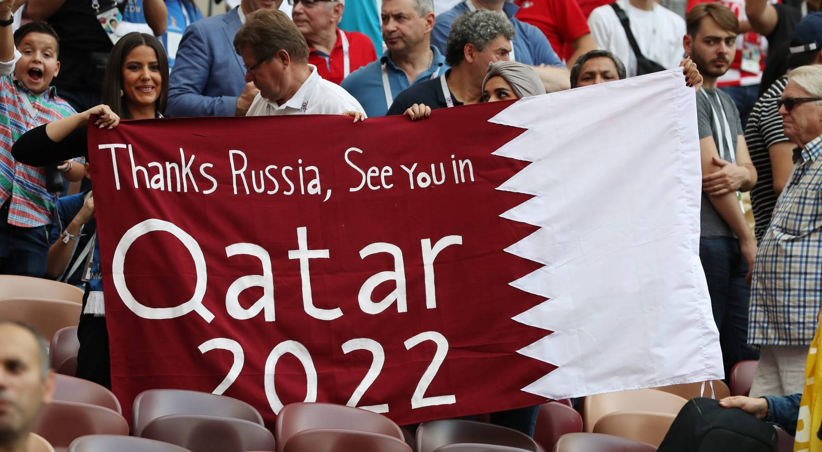 Они попро$или, им не смогли отказать: Почему Катар играет в европейском отборе