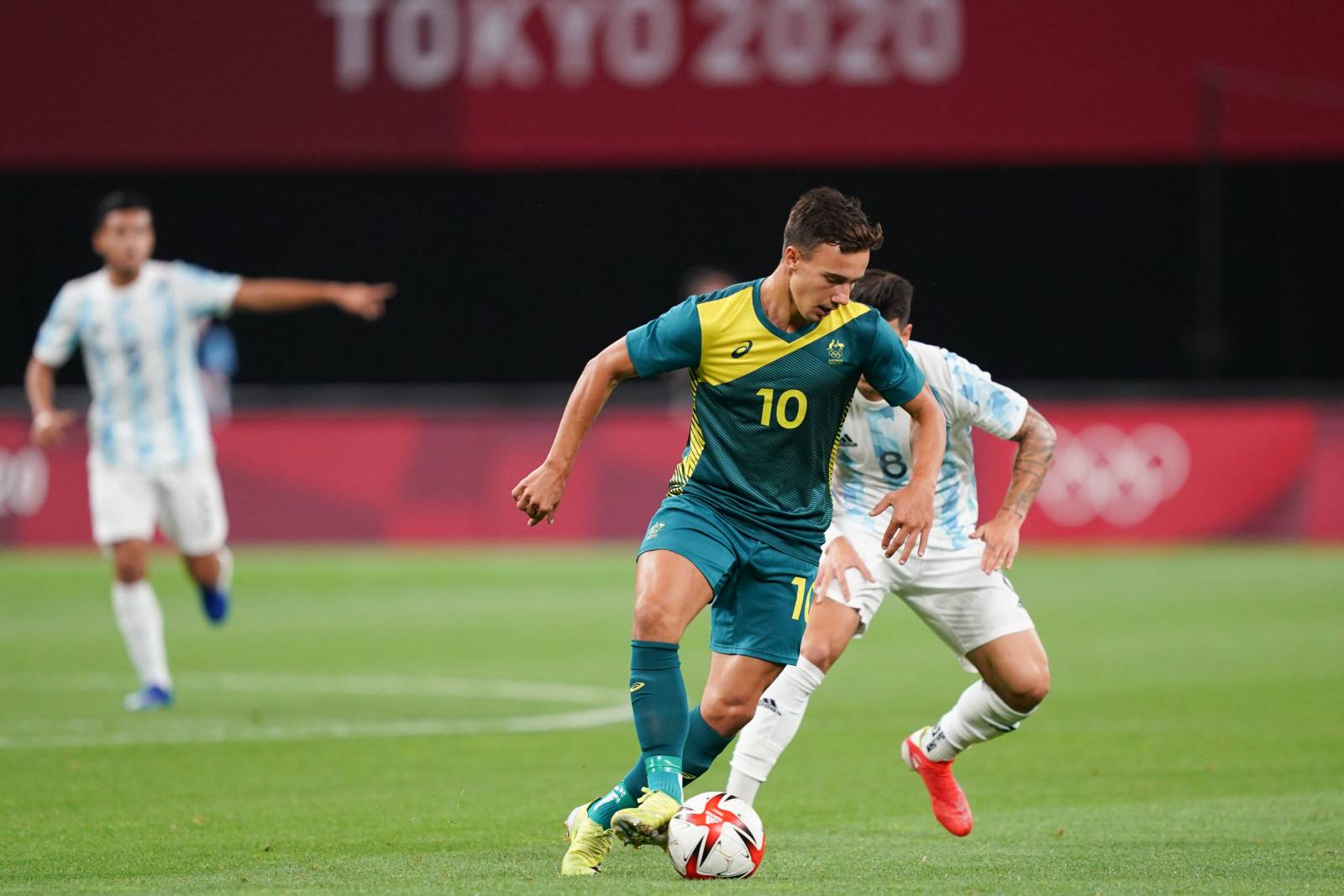 Футбольные сенсации в Токио продолжаются: Австралия разобралась с Аргентиной на Олимпийских играх