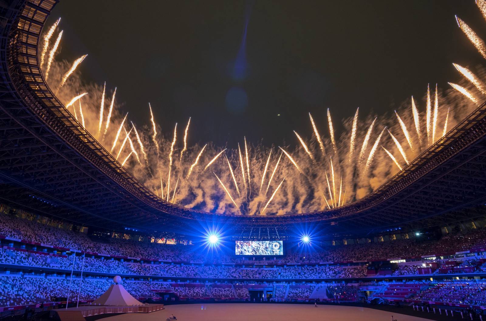 На церемонии открытия Олимпиады в Токио начался парад наций