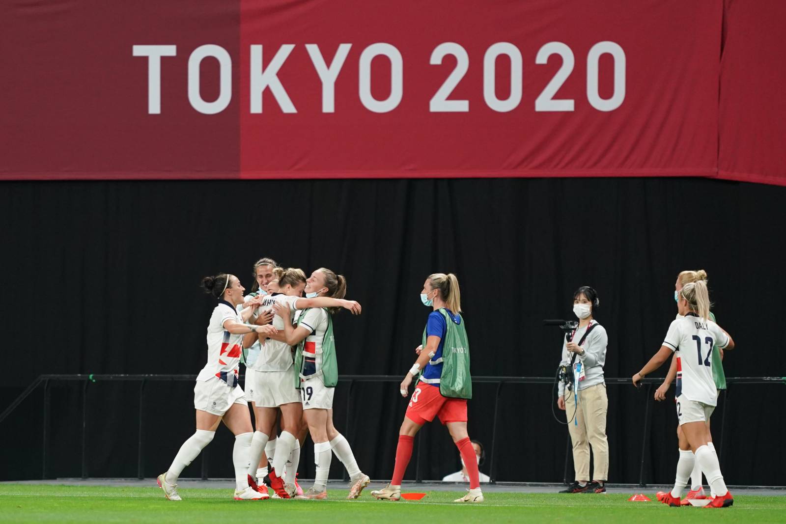Пустовойтова рассудила матч Великобритании и Японии по женскому футболу