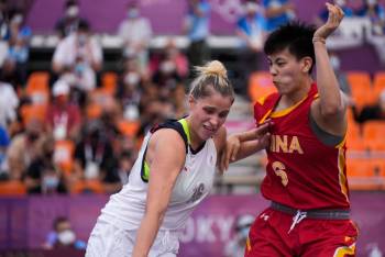 Боги уличного баскетбола: женская сборная России вслед за мужчинами вышла в финал Олимпийских игр