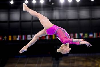 Гимнастки Мельникова и Ахаимова остались без медалей в опорном прыжке на Олимпиаде в Токио