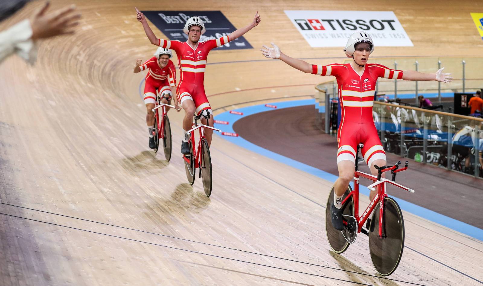 Возмущённые британцы потребовали дисквалифицировать сборную Дании по велотреку