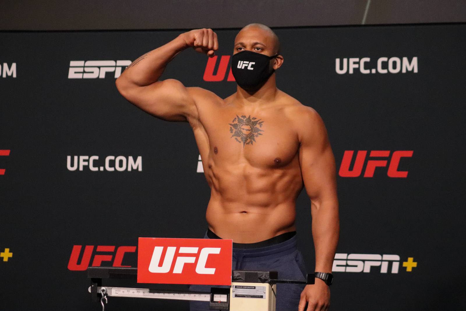 Ган нокаутировал Льюиса и стал претендентом на бой с Нганну