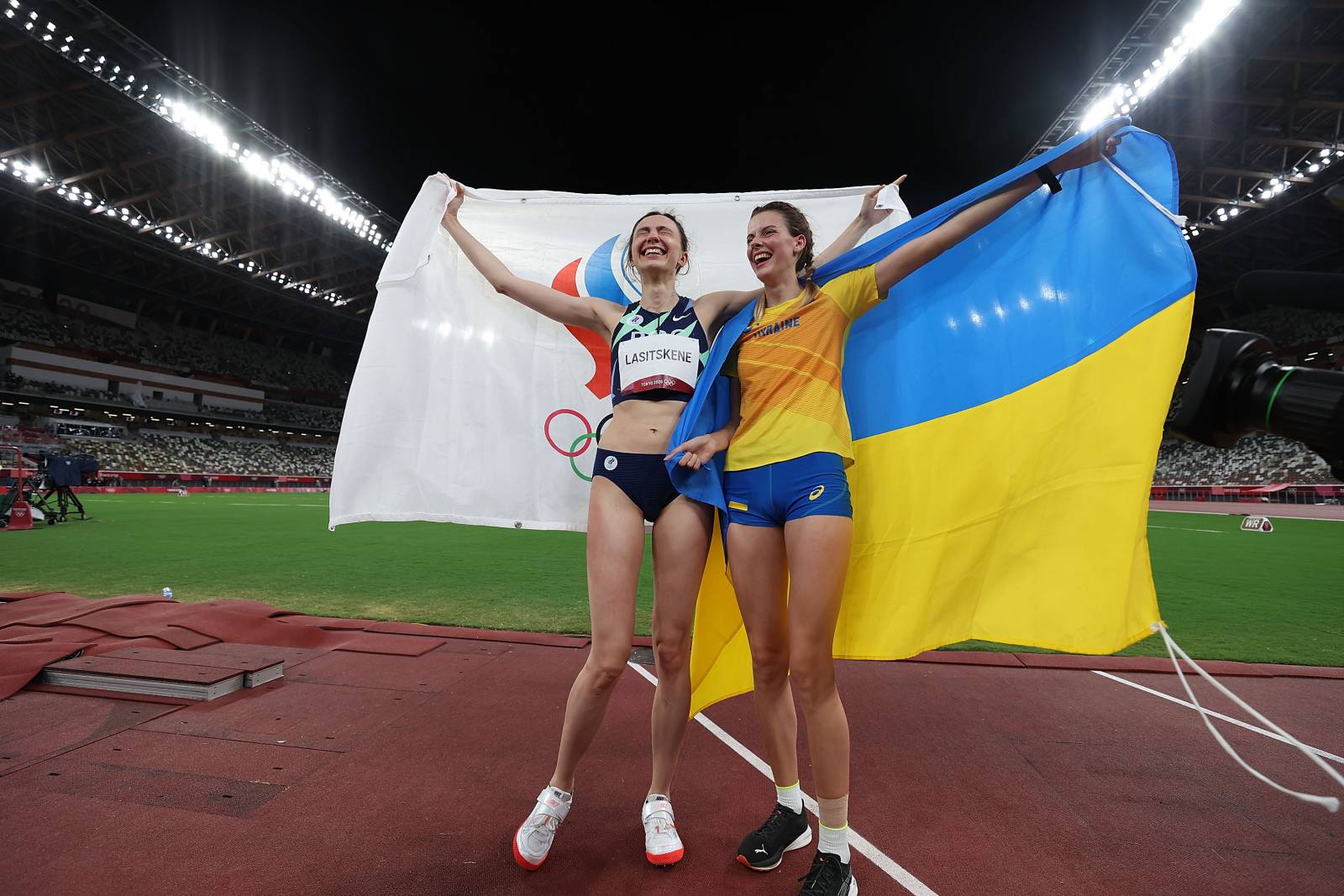 Ласицкене прокомментировала травлю украинской спортсменки из-за совместного фото