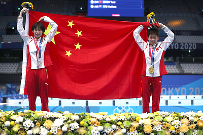 Олимпийская чемпионка по прыжкам в воду из Китая отказалась от премии в три миллиарда рублей