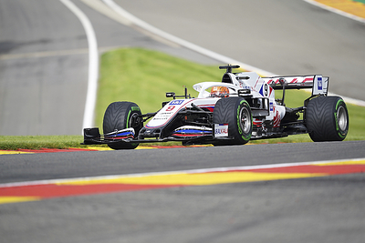 Хэмилтон занял 18-ю позицию на первой тренировке Гран-при Бельгии, Мазепин - 19-й