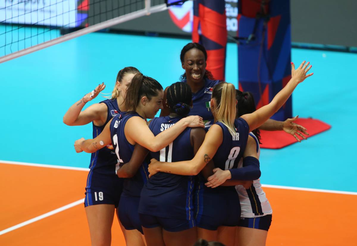 волейбол италия женщины сорокайте. сборная россии по волейболу женщины 13 номер. гран при по волейболу. немецкие волейболистки.