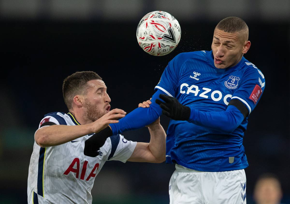 Манчестер сити эвертон 23 мая. Эвертон - тоттенхэм 04. Эвертон апл. Футбол фото. Лестер эвертон фото.