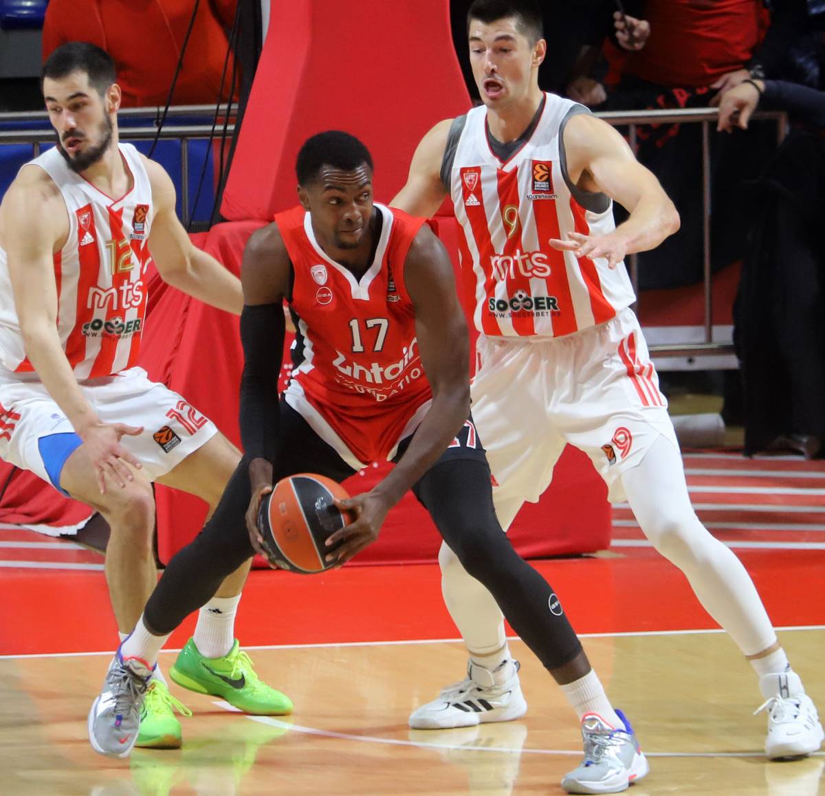 «Олимпиакос» - «Црвена Звезда»: прогноз на матч баскетбольной Евролиги