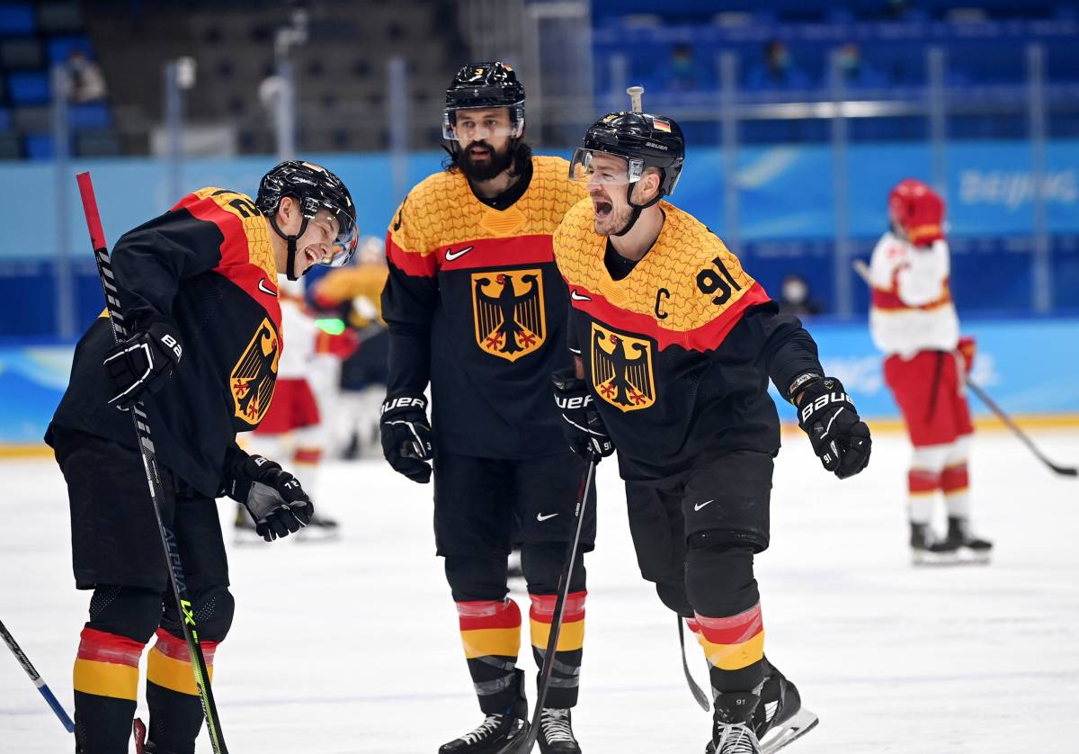 Hockey germany. Хоккей Германия 2022. США Германия хоккей. Хоккей Олимпийские игры. Зимние игры хоккей.