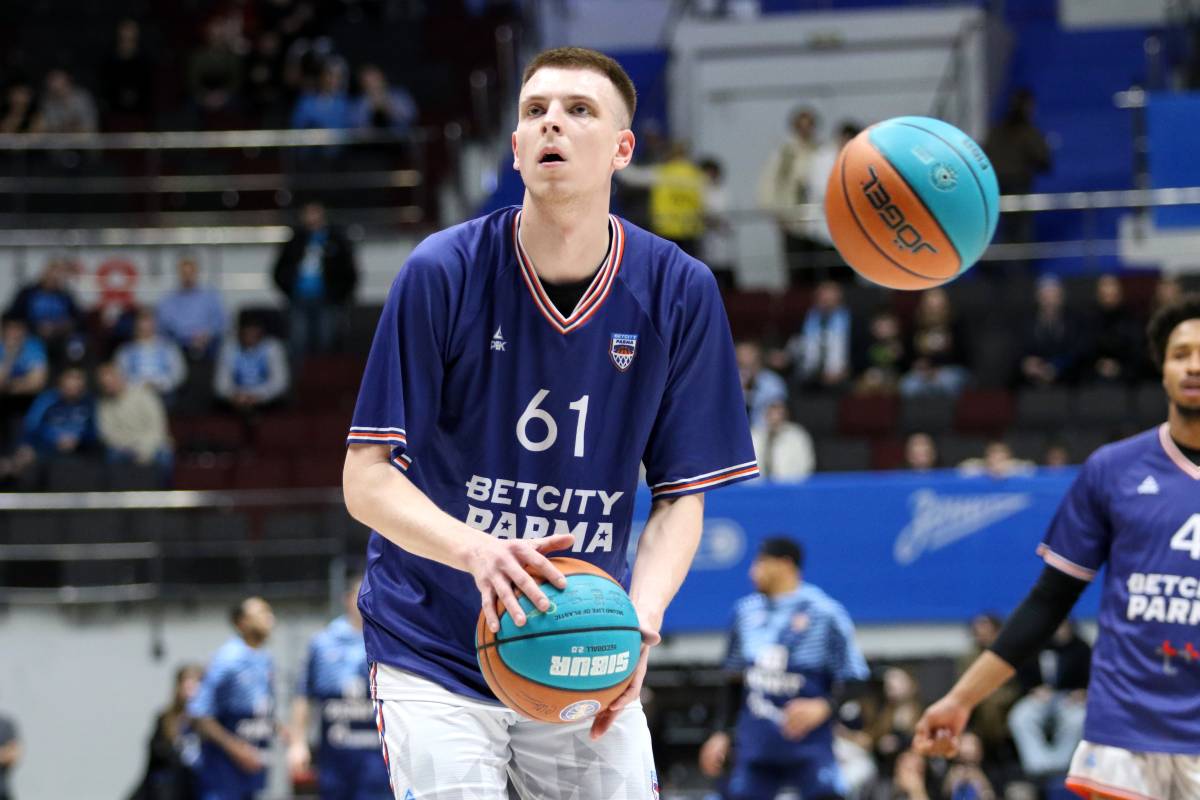 Игровой момент матча