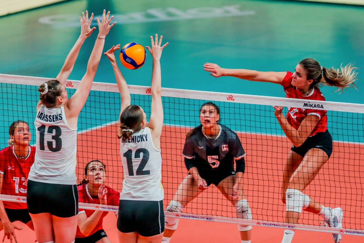 Волейболистки фото. Женская сборная польши по волейболу состав. Волейбол фото. Волейбол матч. Матч за третье место волейбол женщины.