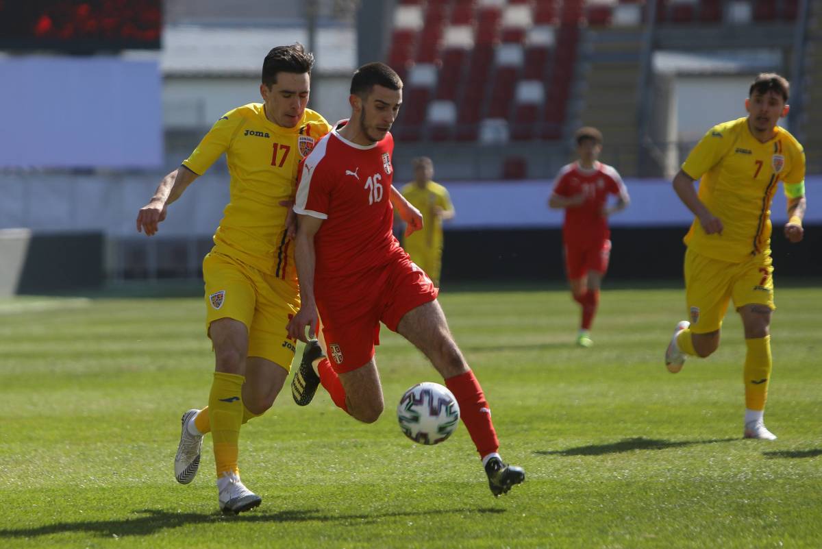 Европа футбол ру. Англия Сербия u19. Европейский футбол. Сербия Англия футбол. Сербии футбол Андрия Живкович 2022.